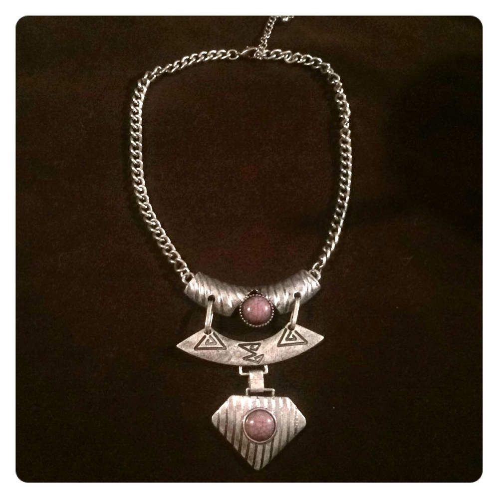 NWOT BKE necklace